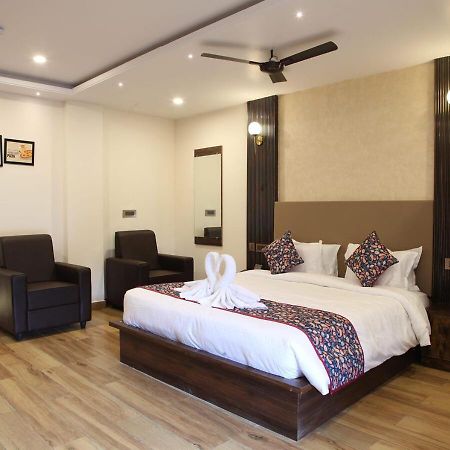 Dakshin Suites Srikakulam Dış mekan fotoğraf
