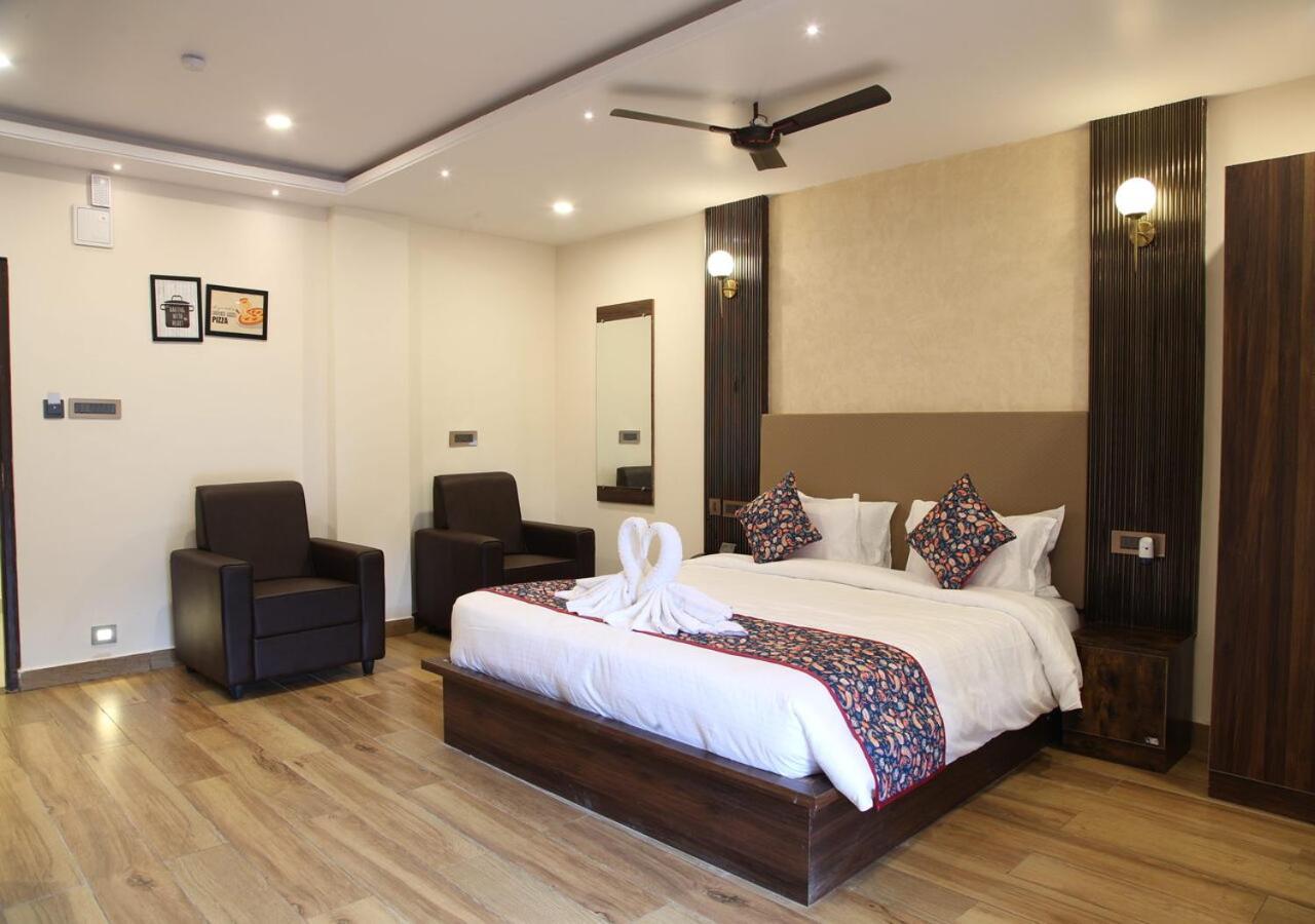 Dakshin Suites Srikakulam Dış mekan fotoğraf